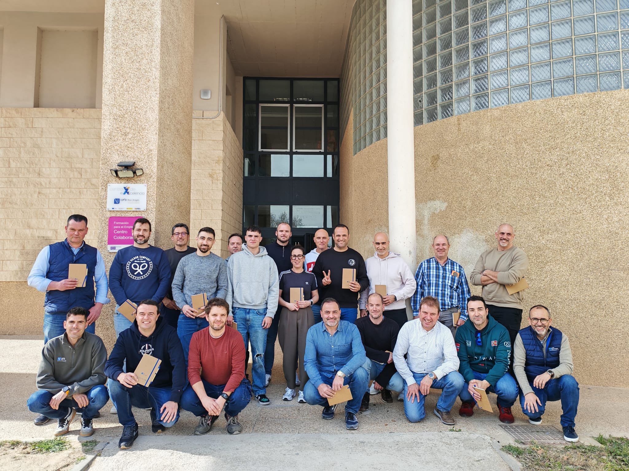 El CPIFP Bajo Aragón reúne en Alcañiz a 20 profesores de toda España en un curso de reparación avanzada de carrocerías